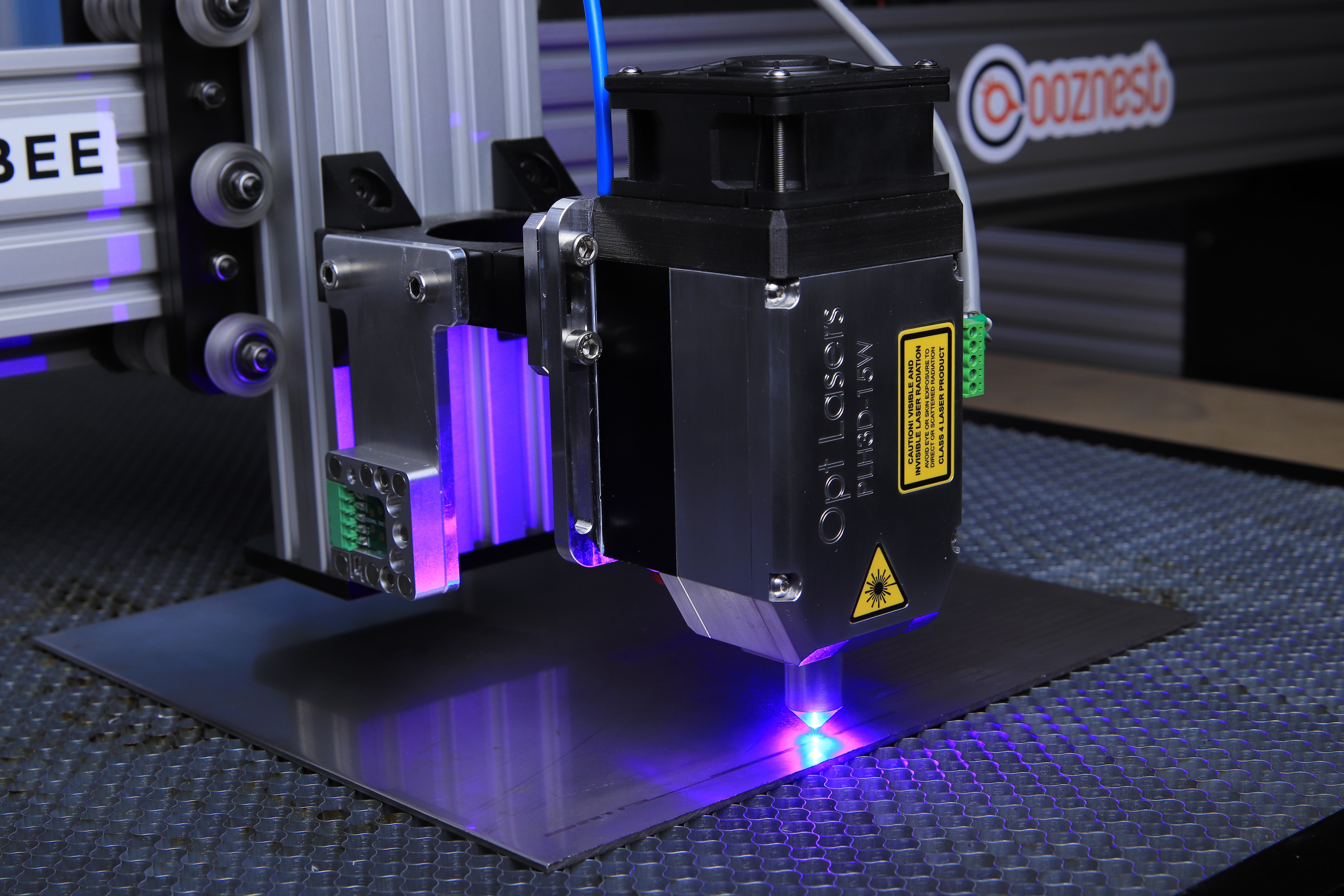 opt-lasers-7NvkRlTzLZE-unsplash